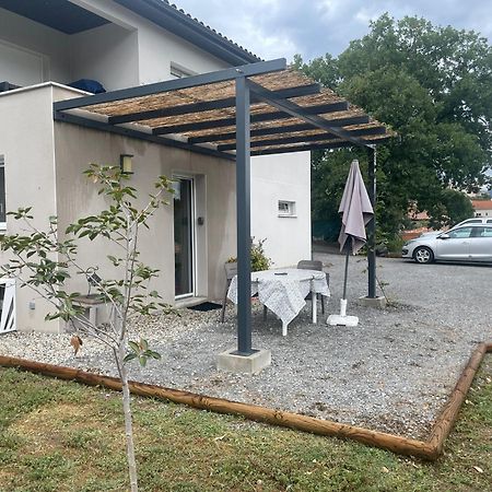 Les Coteaux De La Grange Apartment Mercuer Bagian luar foto