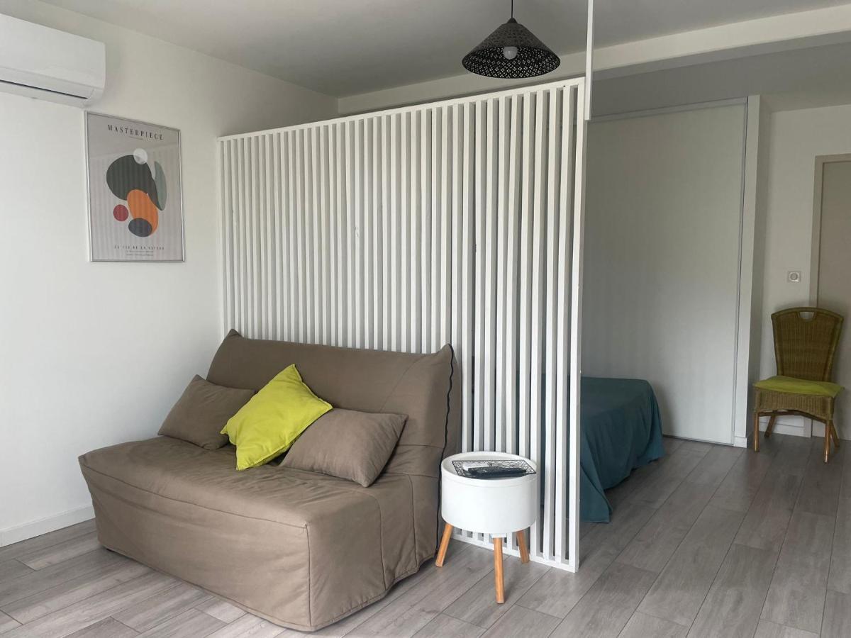 Les Coteaux De La Grange Apartment Mercuer Bagian luar foto