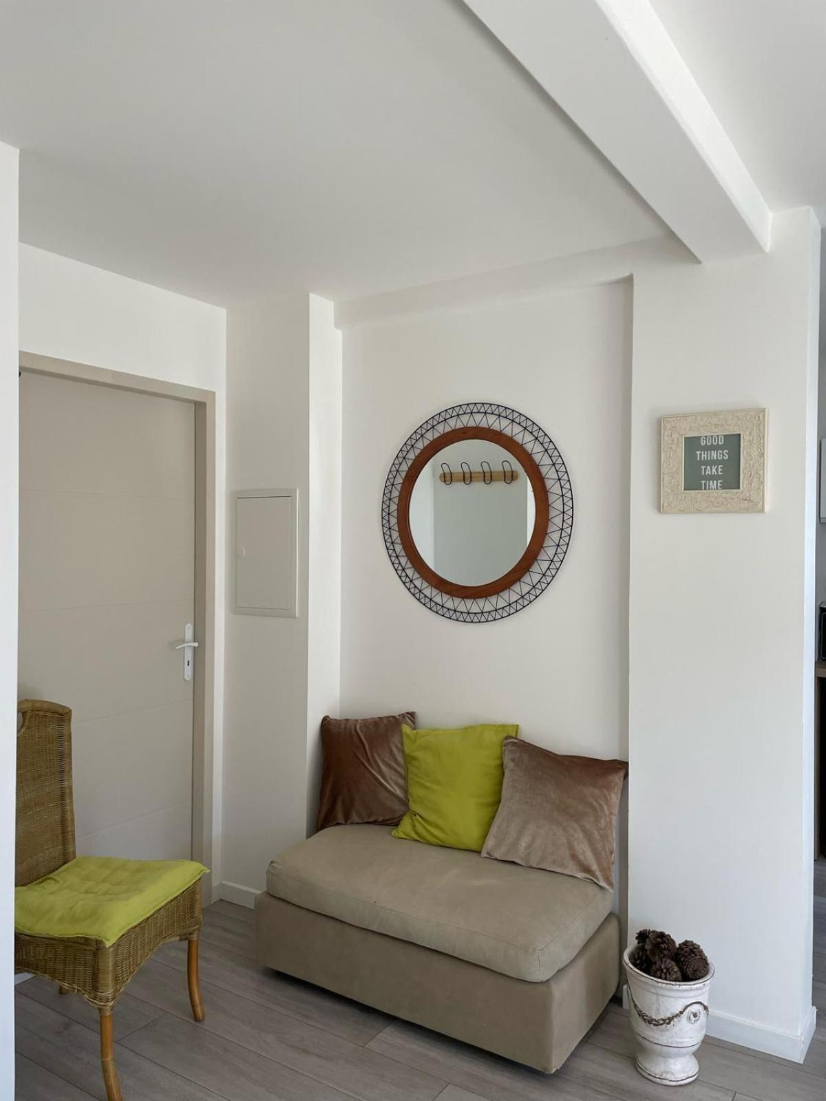 Les Coteaux De La Grange Apartment Mercuer Bagian luar foto